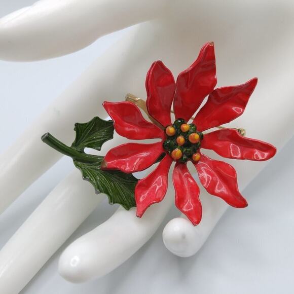 Vintage Red Enamel Poinsettia Brooch Green Leaf Christmas Flower Pin - Picture 2 of 10